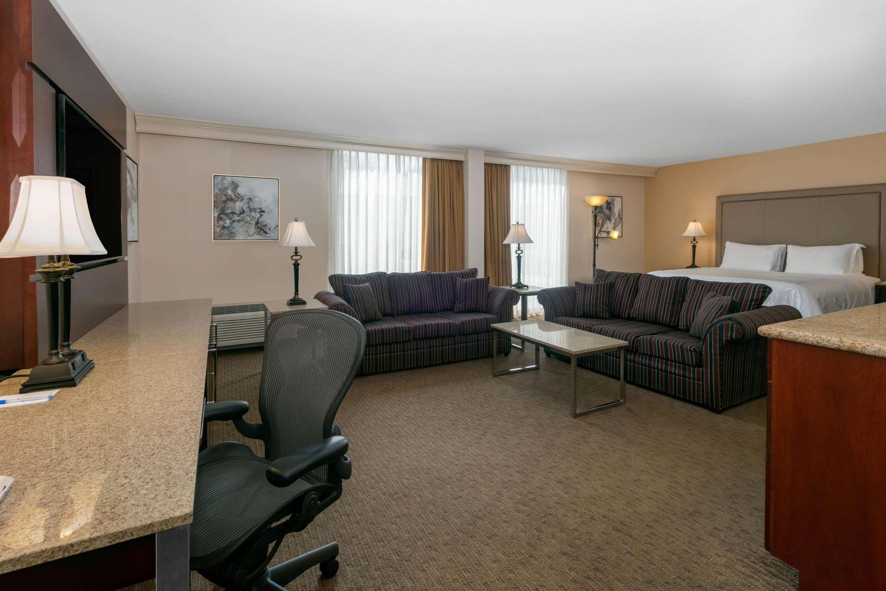 Wyndham Riverfront 3*