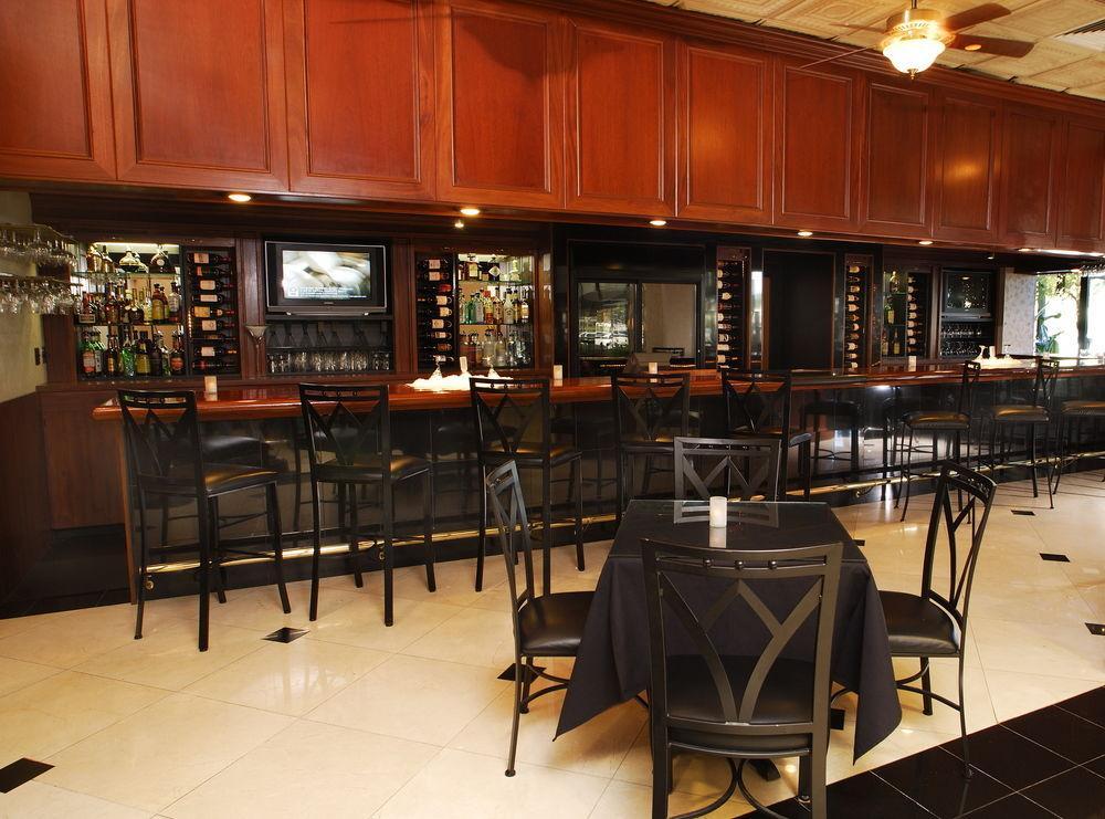 Wyndham Riverfront Hotel