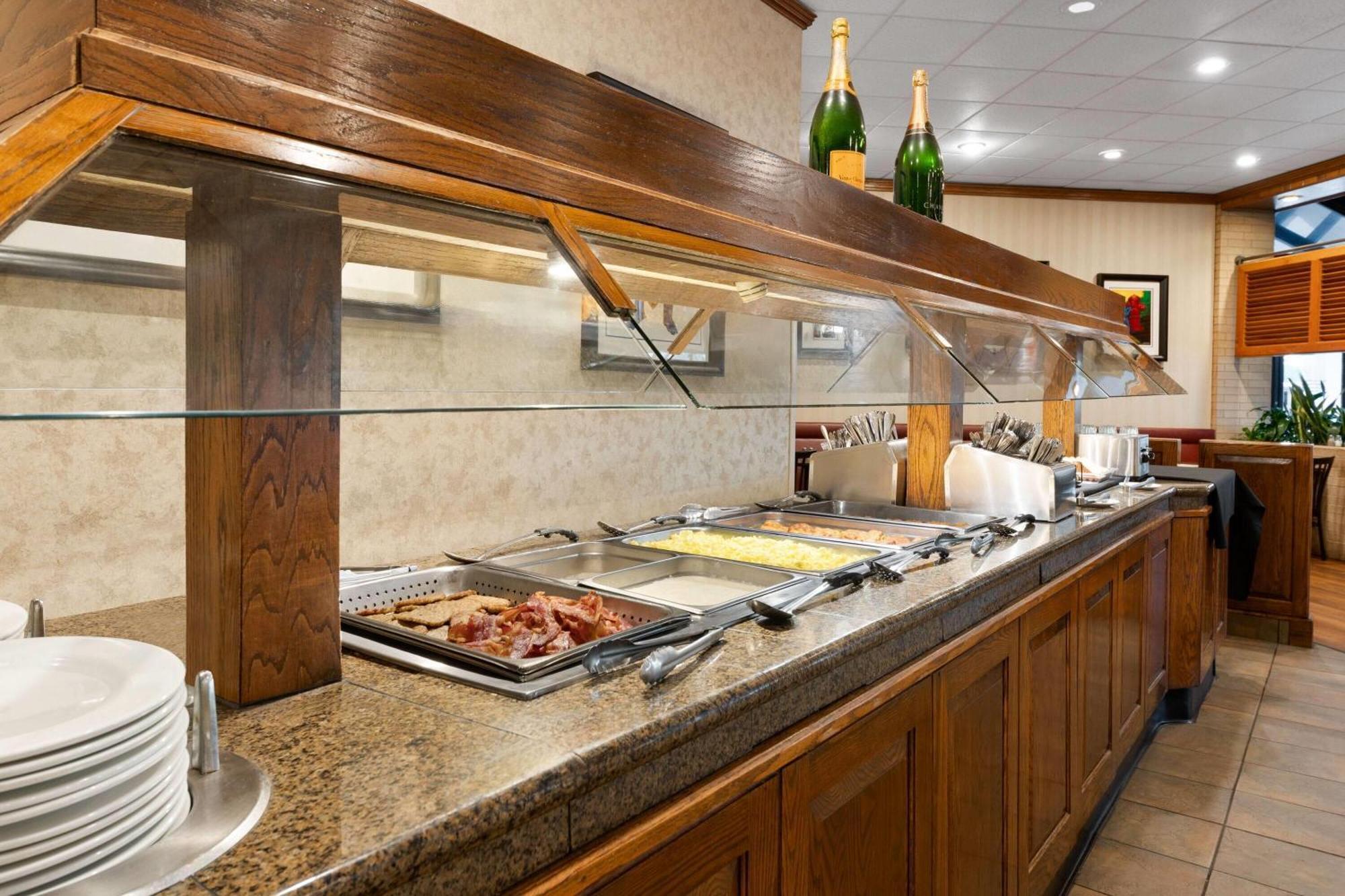 Wyndham Riverfront Hotel Little Rock