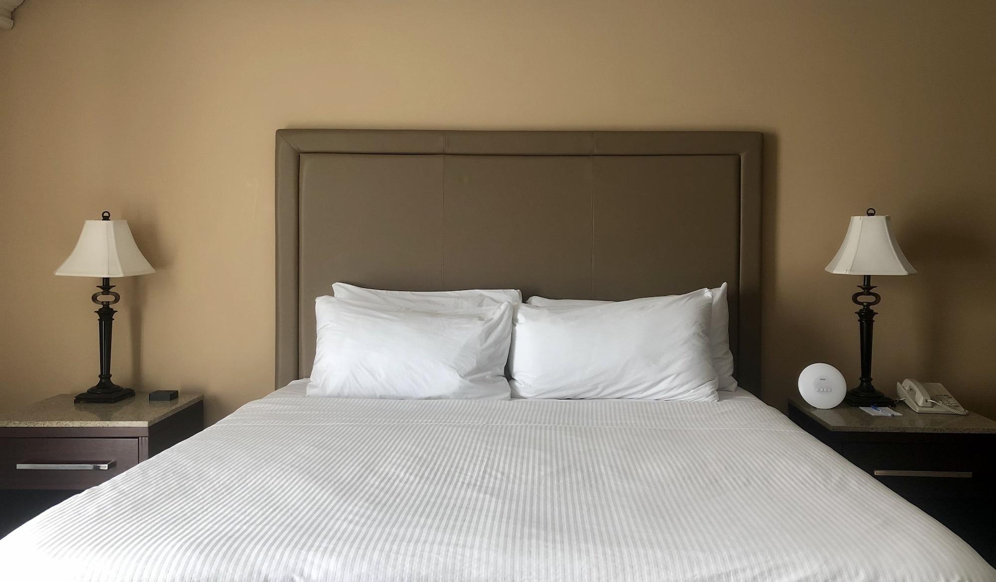 Wyndham Riverfront 3*