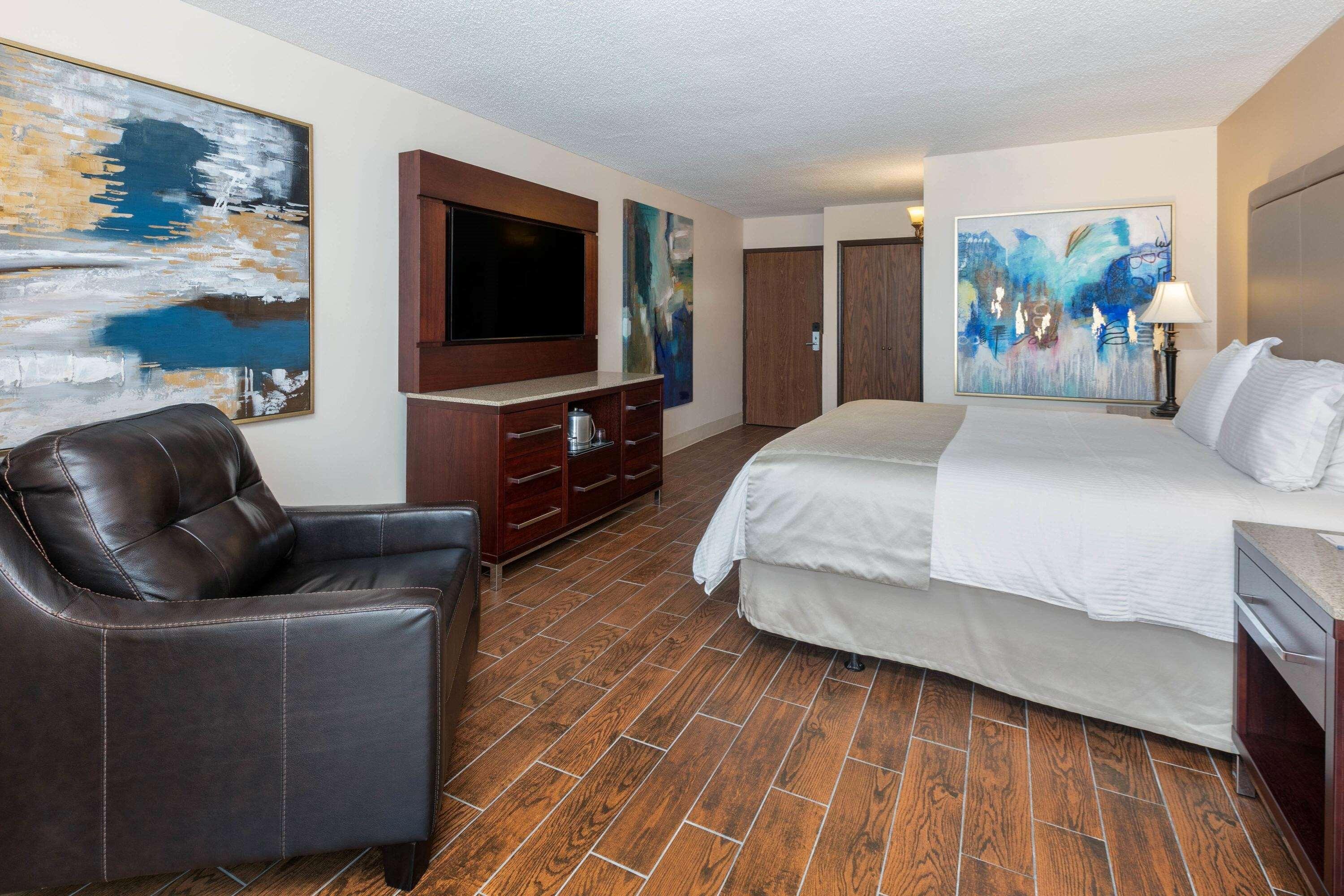 Wyndham Riverfront